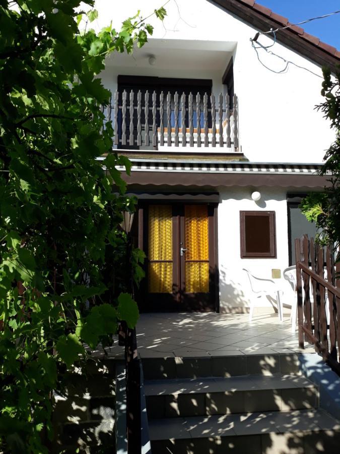 Retrovilla Balatonkenese Luaran gambar